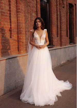 Tulle Straps Ivory Shimmering Lace Wedding Dress